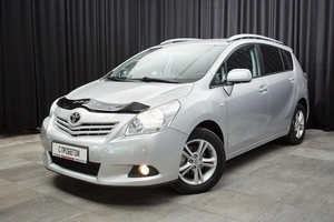 Минивэн Toyota Verso 2011 года, 1249000 рублей, Красноярск