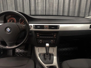 Седан BMW 3 серия 2011 года, 1050000 рублей, Красноярск