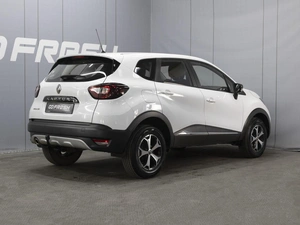 Внедорожник Renault Kaptur 2017 года, 1029000 рублей, Омск