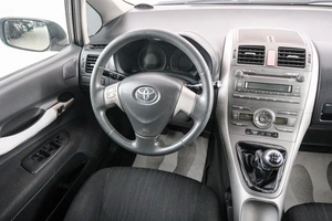 Хетчбэк Toyota Auris 2007 года, 549000 рублей, Красноярск