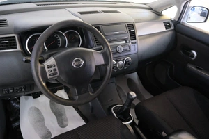 Седан Nissan Tiida 2011 года, 699000 рублей, Омск