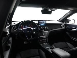Седан Mercedes-benz CLA-класс 2018 года, 1899364 рублей, Москва