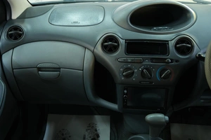 Хетчбэк Toyota Vitz 2000 года, 389000 рублей, Омск