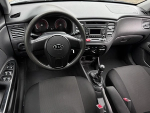 Хетчбэк Kia Rio 2011 года, 599000 рублей, Кропоткин