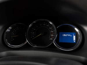 Хетчбэк Renault Sandero 2017 года, 879000 рублей, Тюмень