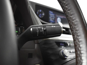 Седан Lexus ES 2021 года, 3890000 рублей, Казань