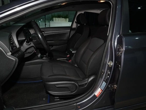 Седан Hyundai Elantra 2018 года, 948000 рублей, Тверь