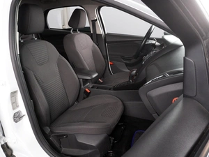 Седан Ford Focus 2017 года, 1175000 рублей, Красный Пахарь