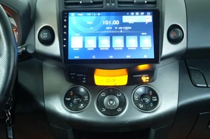 Внедорожник Toyota RAV4 2011 года, 1429000 рублей, Омск