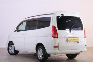 Минивэн Nissan Serena 2002 года, 689000 рублей, Омск