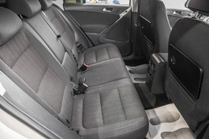 Внедорожник Volkswagen Tiguan 2012 года, 1189000 рублей, Барнаул