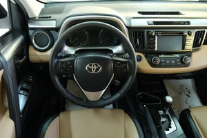 Внедорожник Toyota RAV4 2016 года, 2599000 рублей, Омск