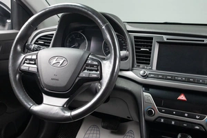 Седан Hyundai Elantra 2018 года, 1579000 рублей, Оренбург