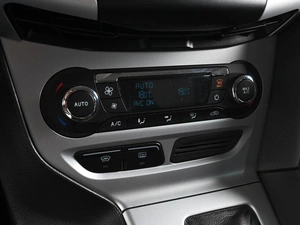 Седан Ford Focus 2013 года, 1079000 рублей, Ростов-на-Дону