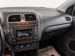 Седан Volkswagen Polo 2020 года, 1050000 рублей, Красноярск
