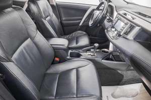 Внедорожник Toyota RAV4 2015 года, 2399000 рублей, Барнаул