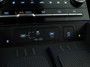 Внедорожник Hyundai Santa Fe 2025 года, 5698999 рублей, Москва