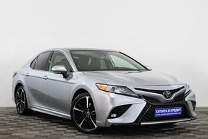 Седан Toyota Camry 2020 года, 2799000 рублей, Сургут