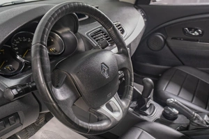 Седан Renault Fluence 2012 года, 799000 рублей, Томск