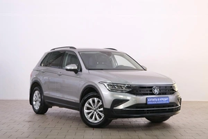 Внедорожник Volkswagen Tiguan 2021 года, 2899000 рублей, Омск