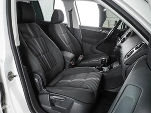Внедорожник Volkswagen Tiguan 2010 года, 1199000 рублей, Воронеж