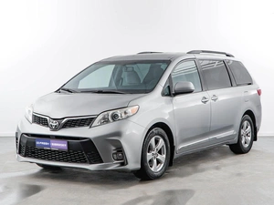 Минивэн Toyota Sienna 2016 года, 2548077 рублей, Москва