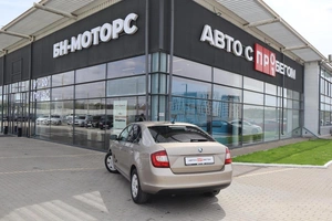 Хэтчбек Skoda Rapid 2019 года, 1200000 рублей, Мирное