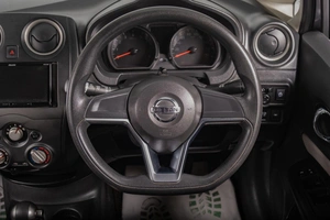 Хетчбэк Nissan Note 2019 года, 1049000 рублей, Томск