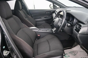 Внедорожник Toyota C-HR 2018 года, 2199000 рублей, Красноярск