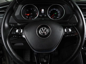 Внедорожник Volkswagen Tiguan 2018 года, 2089000 рублей, Воронеж