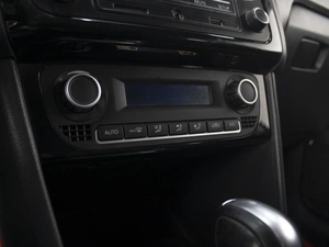 Седан Volkswagen Polo 2017 года, 1050000 рублей, Омск