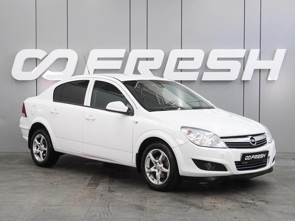 Седан Opel Astra 2010 года, 599000 рублей, Воронеж