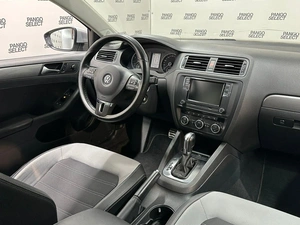 Седан Volkswagen Jetta 2013 года, 985000 рублей, Красноярск