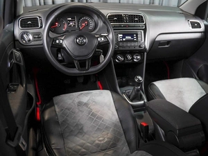 Седан Volkswagen Polo 2017 года, 950000 рублей, Волгоград