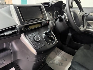 Минивэн Toyota Wish 2010 года, 1199000 рублей, Красноярск