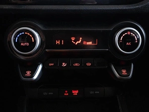 Хетчбэк Kia Rio X-Line 2017 года, 1549000 рублей, Краснодар