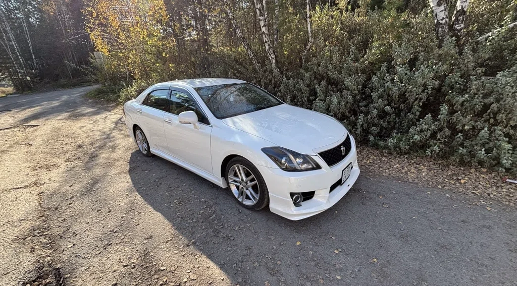 Седан Toyota Crown 2011 года, 2100000 рублей, Красноярск