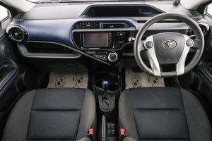 Хетчбэк Toyota Aqua 2016 года, 899000 рублей, Красноярск