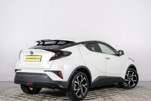 Внедорожник Toyota C-HR 2017 года, 2009000 рублей, Красноярск