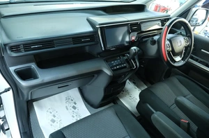 Минивэн Honda Stepwgn Spada 2015 года, 1889000 рублей, Омск
