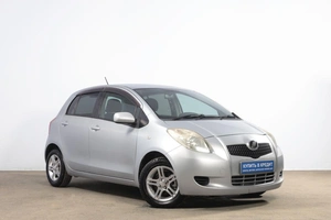 Хетчбэк Toyota Vitz 2005 года, 649000 рублей, Новосибирск