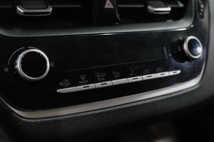 Седан Toyota Corolla 2019 года, 1599000 рублей, Новокузнецк