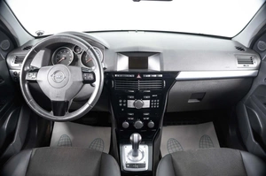 Хетчбэк Opel Astra 2011 года, 759000 рублей, Пермь