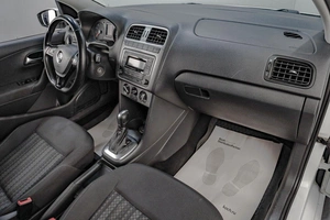 Седан Volkswagen Polo 2019 года, 1379000 рублей, Челябинск