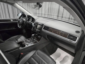 Внедорожник Volkswagen Touareg 2012 года, 1990000 рублей, Красноярск