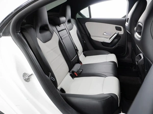 Седан Mercedes-benz CLA-класс 2021 года, 2555000 рублей, Тюмень