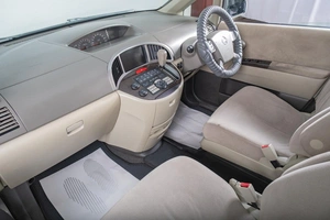 Минивэн Nissan Presage 2003 года, 669000 рублей, Томск