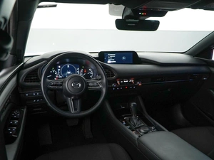 Хетчбэк Mazda 3 2019 года, 2277077 рублей, Москва