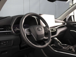 Внедорожник Toyota Highlander 2025 года, 5850000 рублей, Омск