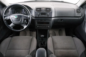 Хетчбэк Skoda Fabia 2012 года, 899000 рублей, Красноярск